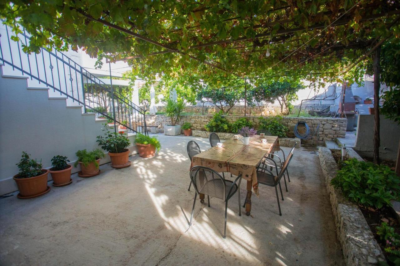Apartments With A Parking Space Sutivan, Brac - 752 Εξωτερικό φωτογραφία
