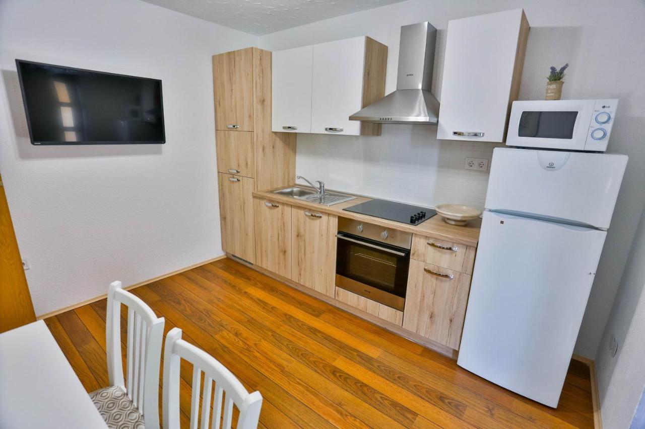 Apartments With A Parking Space Sutivan, Brac - 752 Εξωτερικό φωτογραφία