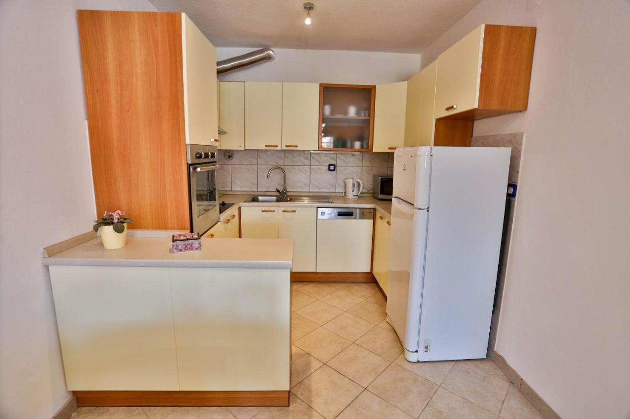 Apartments With A Parking Space Sutivan, Brac - 752 Εξωτερικό φωτογραφία