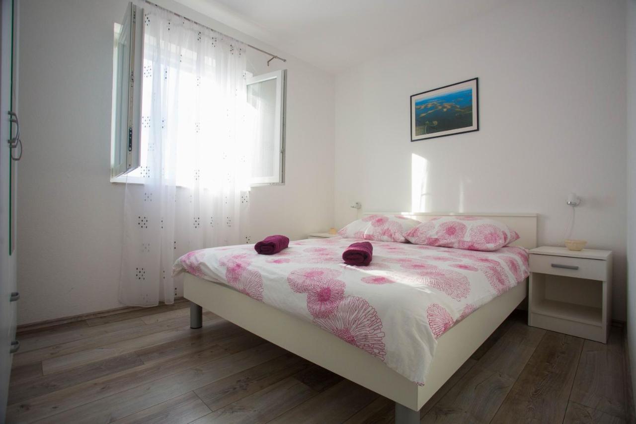 Apartments With A Parking Space Sutivan, Brac - 752 Εξωτερικό φωτογραφία